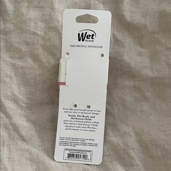 Wet Brush x MacKenzie Childs Keychain
Detangler Hair Brush - Rosy Check - Picture 7 of 7